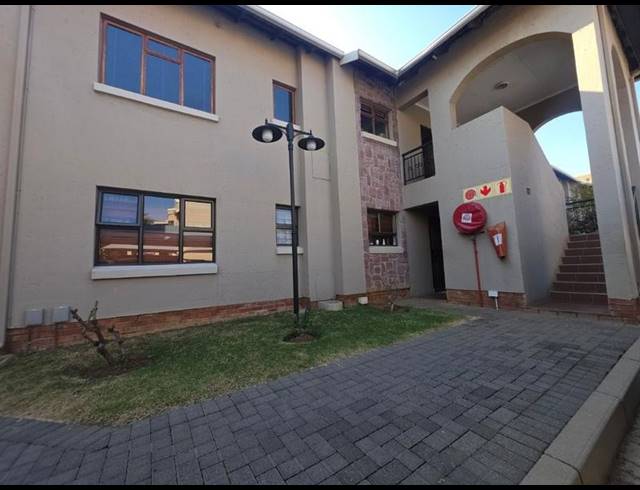 2 BEDROOM TOWNHOUSE FOR SALE IN MEYERSDAL